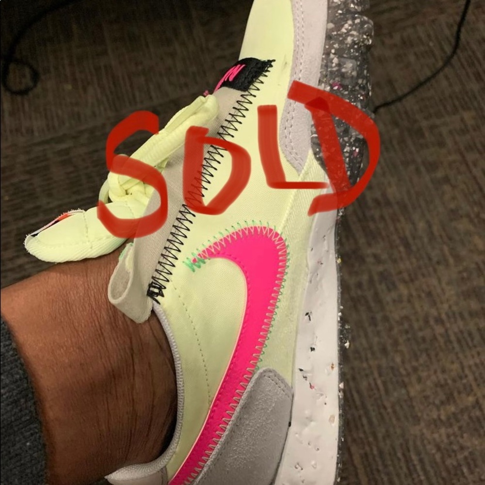 Nike Waffle men 5.5 fits a women 7.5. Cut small
